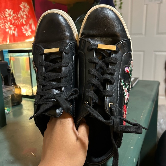 Black Floral ALDO sneakers - Picture 4 of 11